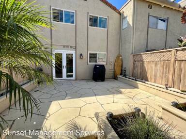 Main picture of 1045 Palmetto Way