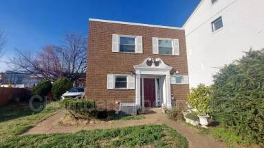Main picture of 1021 First St