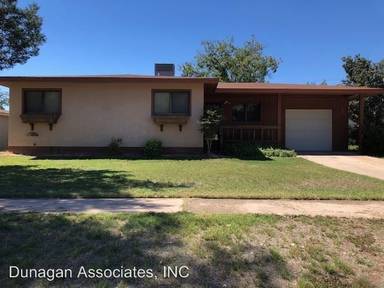 Main picture of 917 Albert St