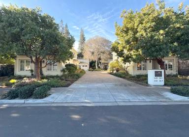 Main picture of 849 University Dr