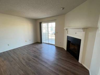 Main picture of 2301 W Persimmon St