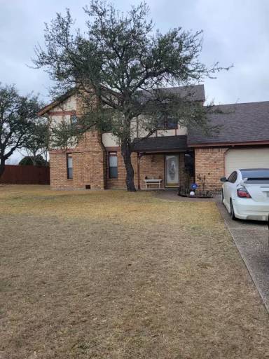 Main picture of 703 Skyline Dr