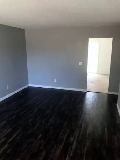 Main picture of 1402 Chateau Dr
