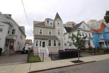 Main picture of 51 Cottage St
