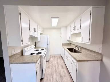 Main picture of 1769 Oliver House 3 Plex