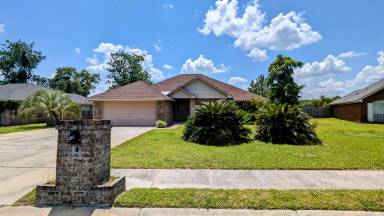 Main picture of 180 Wayfair Ln