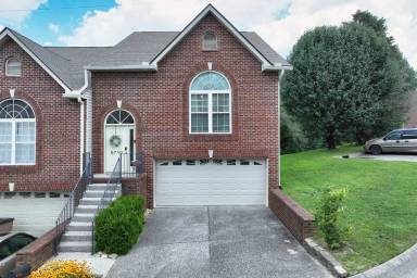 Main picture of 5710 Amalie Dr