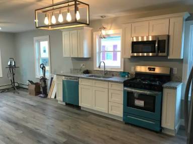 Main picture of 179 Sutton Ave