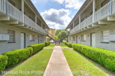 Main picture of 3125 S University Dr