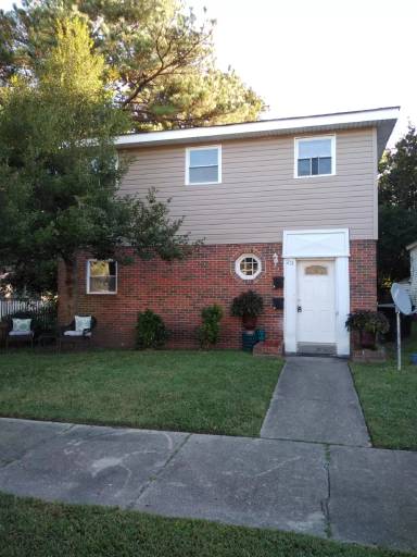 Main picture of 37 Riverview Ave