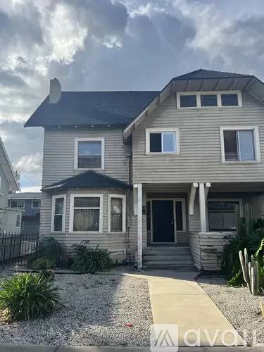 Main picture of 2627 S Catalina St