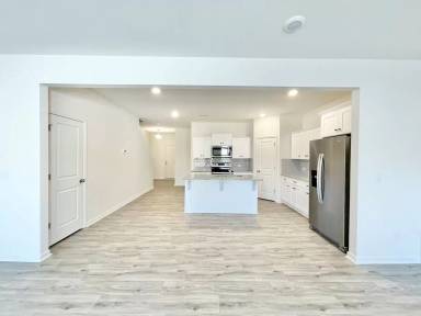 Main picture of 4200 Claret Cup Dr