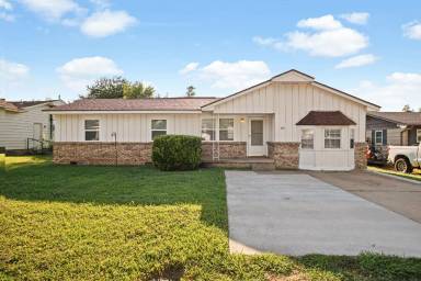 Main picture of 1717 Symphony Ln
