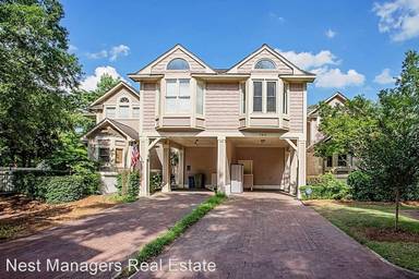 Main picture of 703 Marketview Ct