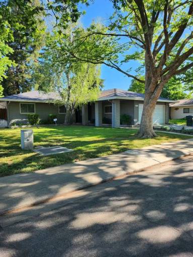 Main picture of 809 Lindsay Dr