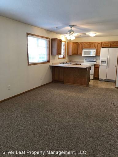 Main picture of 930 2nd Ave NE