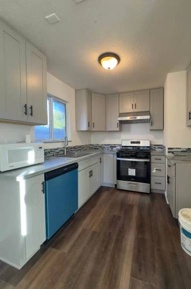 Main picture of 6369 Hermosa St