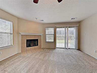 Main picture of 5117 Meridian Ln