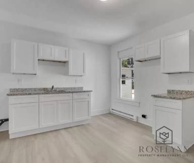Main picture of 270 Walnut St