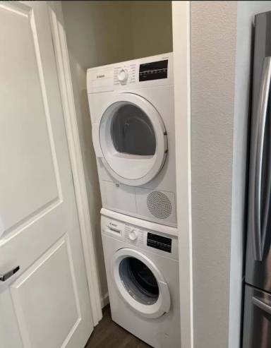 Main picture of 6580 N Greenwich Ave