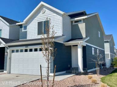 Main picture of 223 N Pier Ct