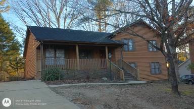 Main picture of 2613 Valley Woods Ct
