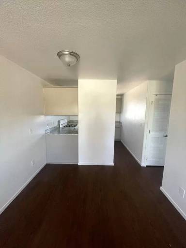 Main picture of 506 S Oakley Ave