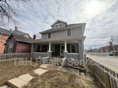 Main picture of 409 W Washington St