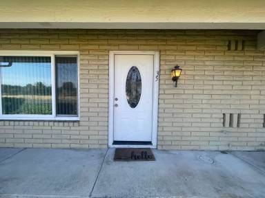 Main picture of 35 Fountainhead Ct