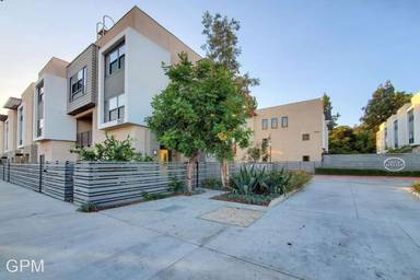 Main picture of 3921 Eagle Rock Blvd