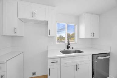Main picture of 1607 Vuelta Grande Ave