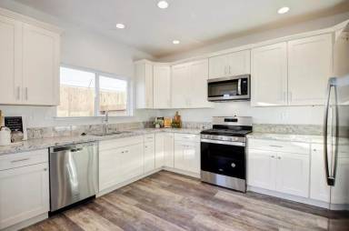 Main picture of 5 Lake House Ct