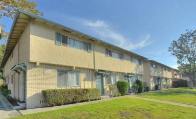 Main picture of 2087 Sahara Way