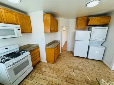 Main picture of 6141 Hazeltine Ave