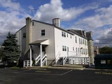 Main picture of 80 N Main St