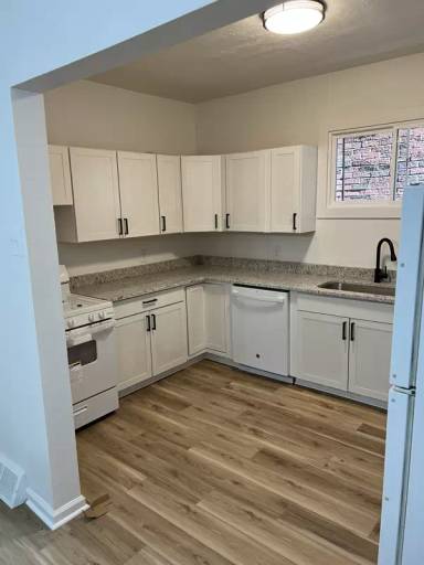 Main picture of 3273 Parkview Ave