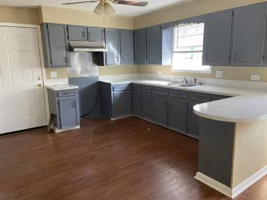 Main picture of 219 W Courtableau Rd