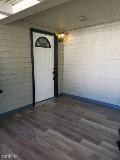 Main picture of 1050 E Santa Clara St