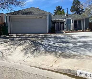 Main picture of 45803 Desert Springs Dr