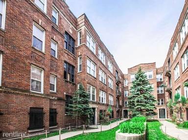 Main picture of 4220 S Michigan Ave