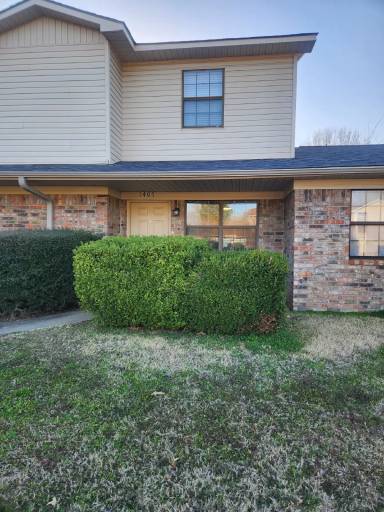 Main picture of 1405 University Dr