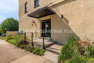 Main picture of 142 N Main St
