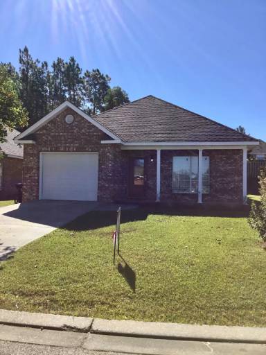 Main picture of 15 Oxford Dr