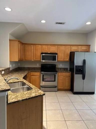 Main picture of 530 Maple Ave