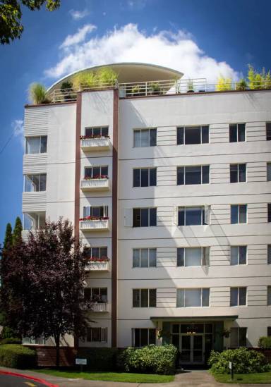 Main picture of Eugene Manor