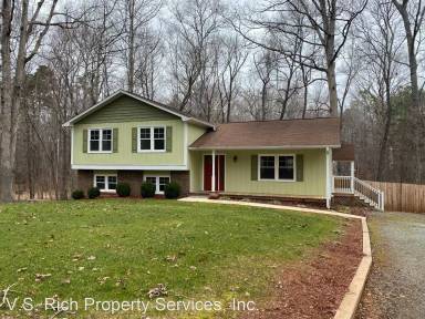 Main picture of 104 Dana Ct