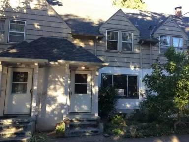 Main picture of 2103 NE 8th Ave
