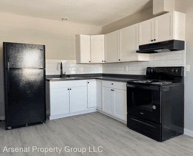 Main picture of 885 W 61st St