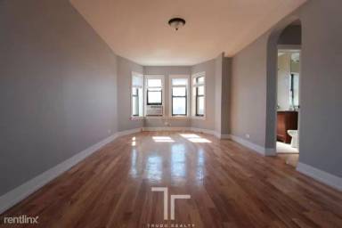 Main picture of 550 W Arlington Pl Apartments