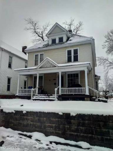 Main picture of 835 W Main St